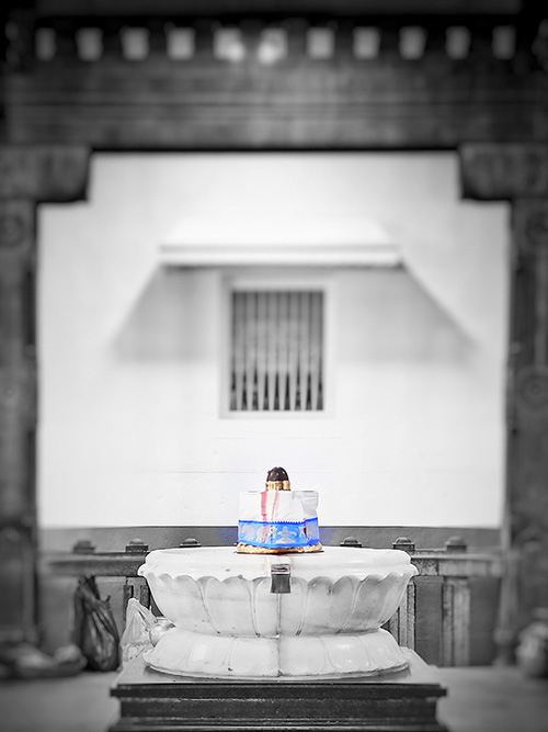 Sri Ramana Linga at the samadhi shrine — black and white photograph