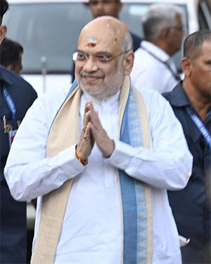 Union Home Minister Sri Amit Shah being welcomed at Sri Ramanasramam by Ashram President Dr. Venkat S. Ramanan